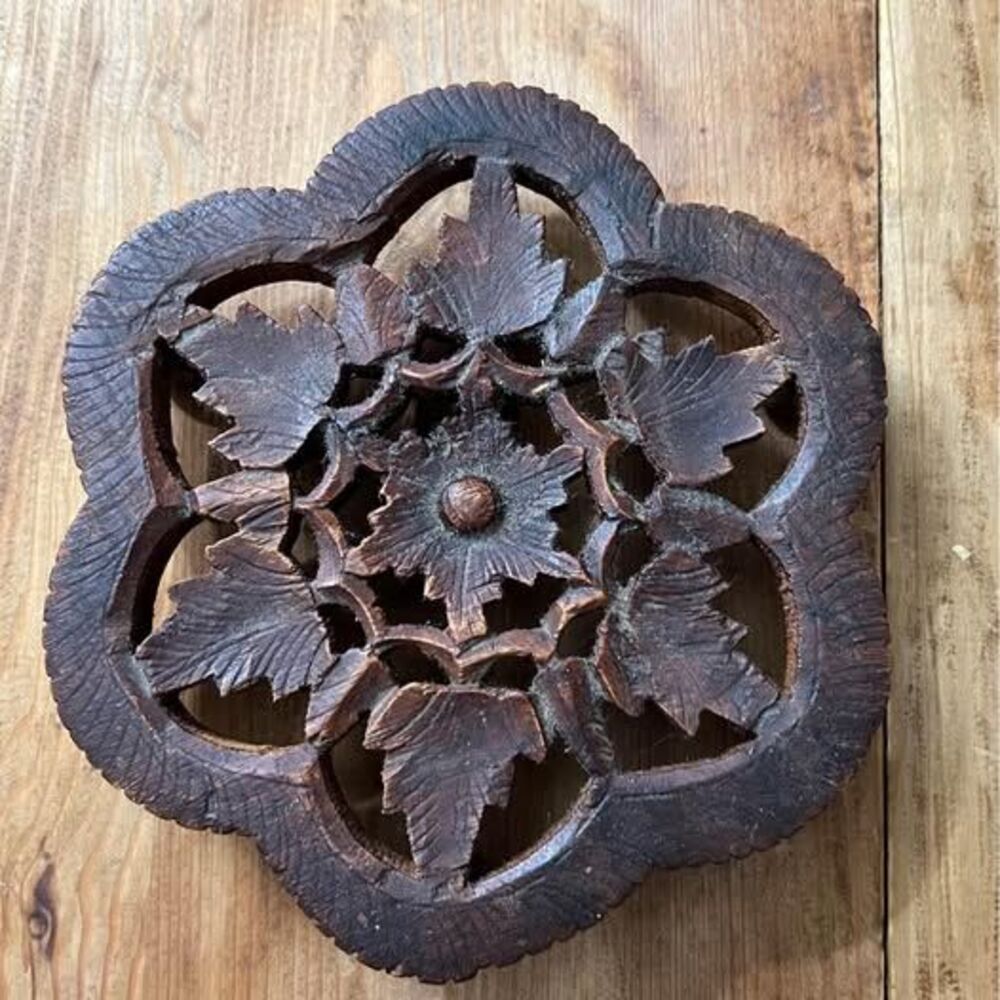 Carved Wooden Trivet, Vintage, Fall Dining, 5.5" Diameter
